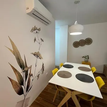 3 Soles Grupo Ac Gestion * Кадис